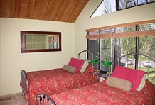 RedAwning Ala Wai Apartment